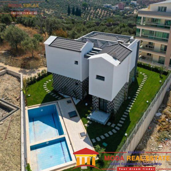 Private villa with pool and garage in Kusadasi center, Ege Mahallesi